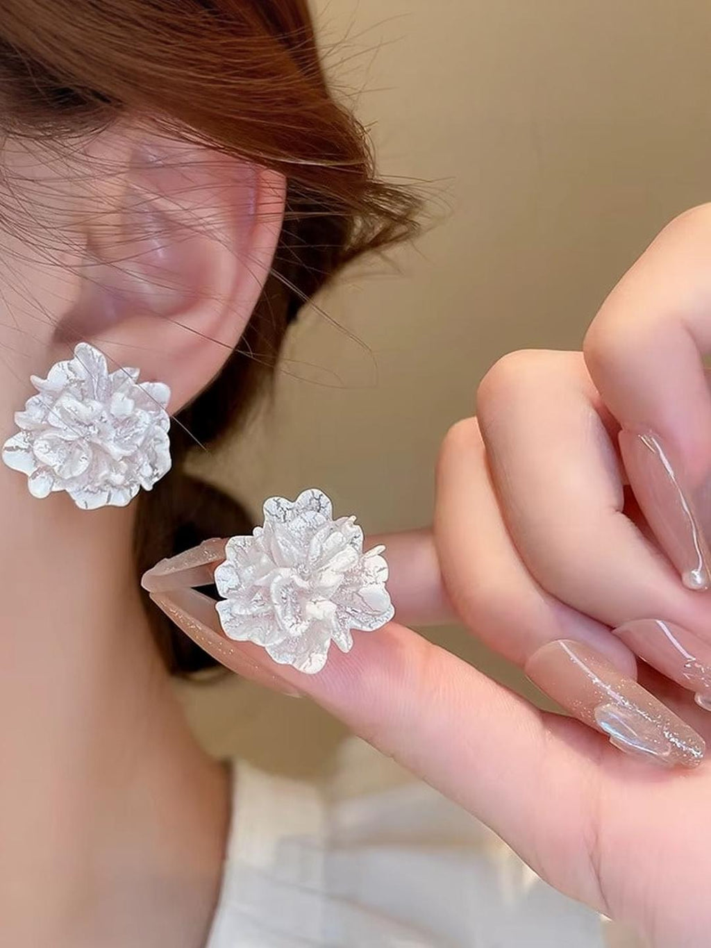 White flower stud earrings